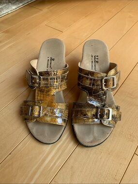 Strada shoes